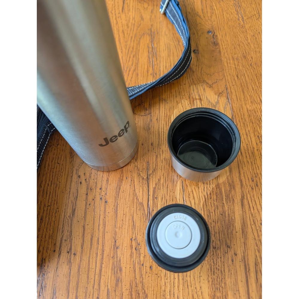 Jeep Stainless Steel Vacuum Insulated Flask with Padded Nylon Carrying Case Bag - Picture 6 of 9